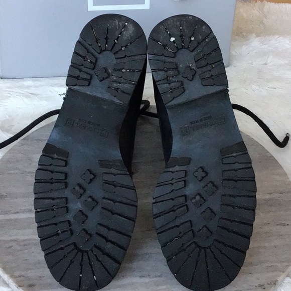 CHANEL VINTAGE BLACK LEATHER LACE UP COMBAT BOOTS. SIZE 38 ( US SIZE 8 ). - Picture 11 of 13